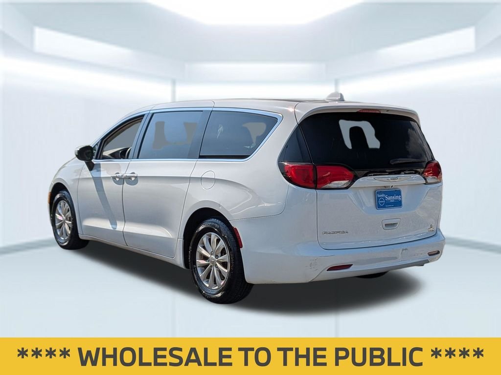 Used 2017 White Chrysler Touring image 4