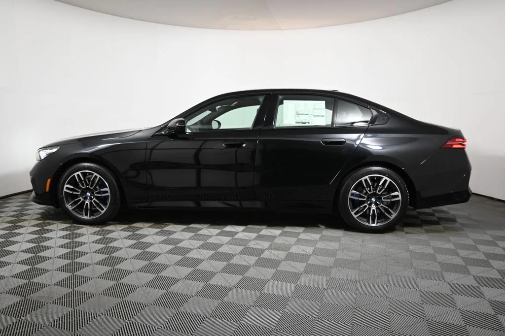 Used 2026 Black BMW 530i xDrive image 2