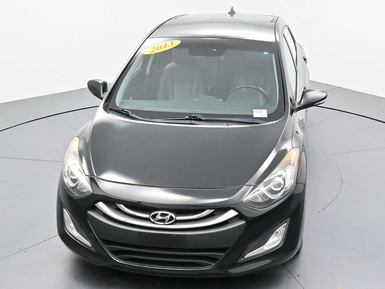 Used 2013 Black Noir Pearl Hyundai 5dr HB Auto PZEV image 39