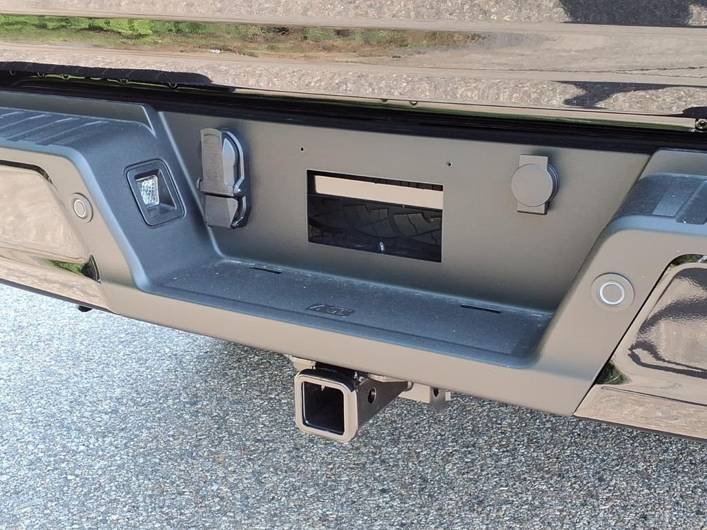 New 2026 Agate Black Metallic Ford XLT image 7