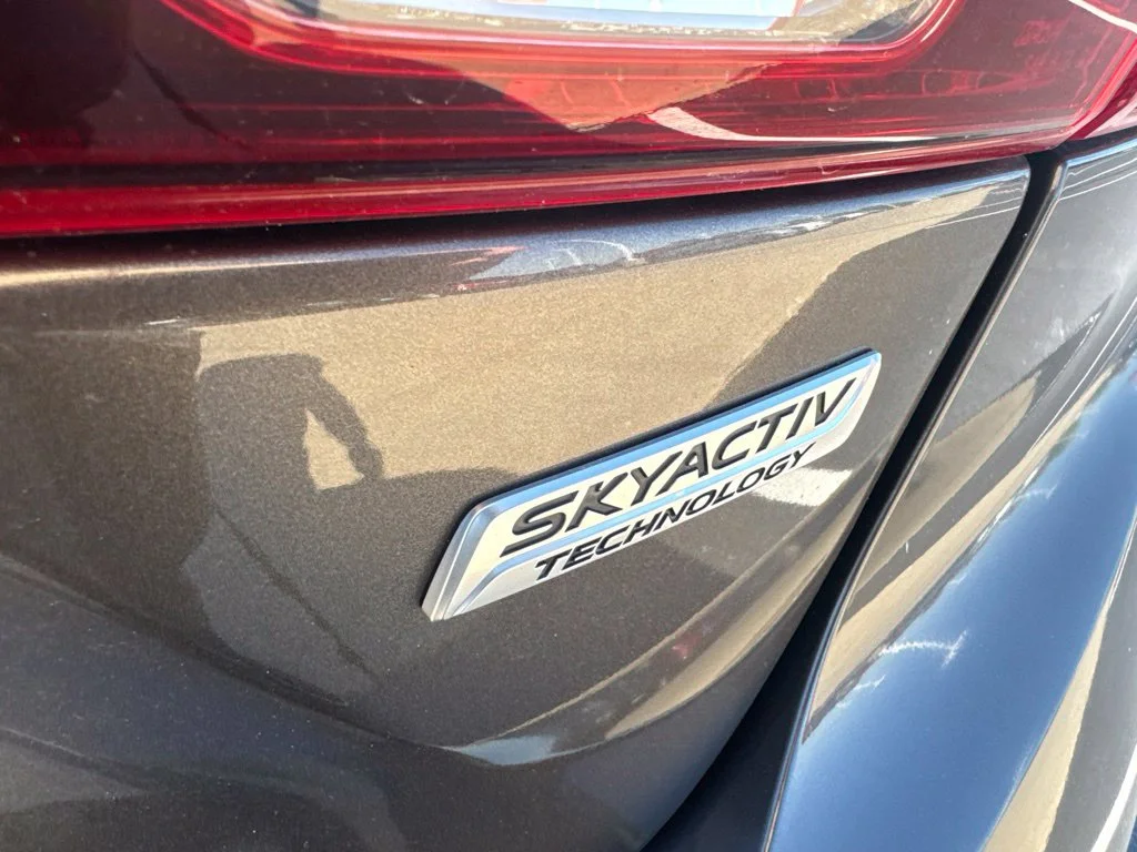 Used 2016 Silver Mazda i Sport image 6
