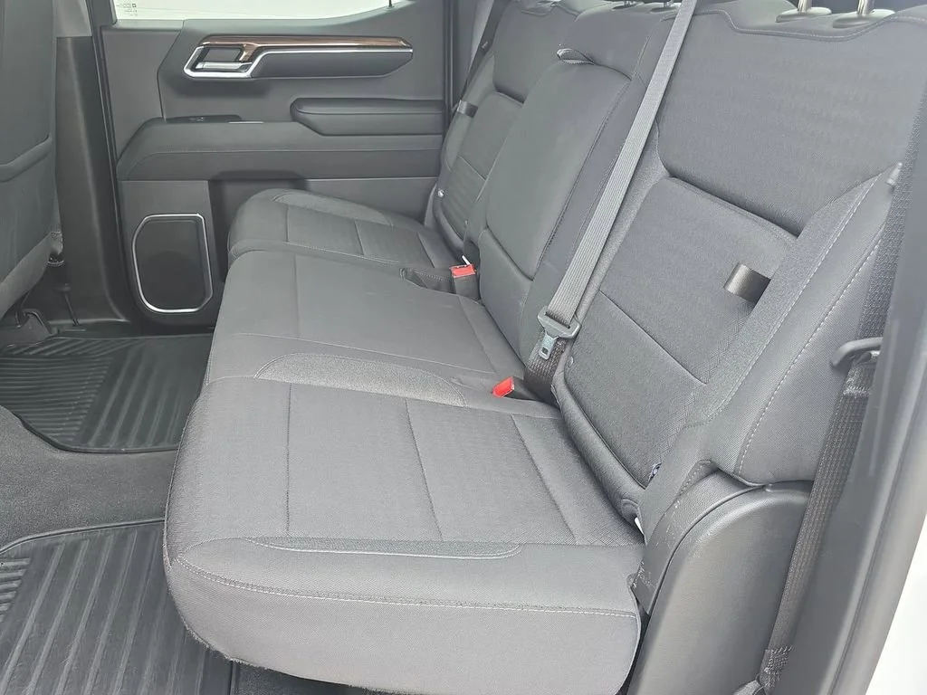 Used 2023 Summit White Chevrolet LT image 26