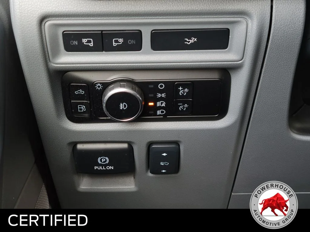 Used 2023 Silver Ford Lariat image 27