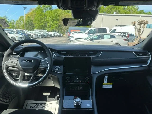 2025 Jeep Grand Cherokee Altitude - Photo 28