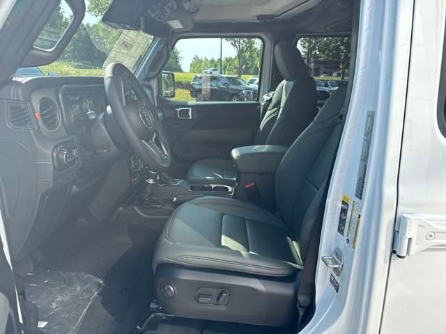 New 2025 Bright White Clearcoat Jeep Mojave image 16