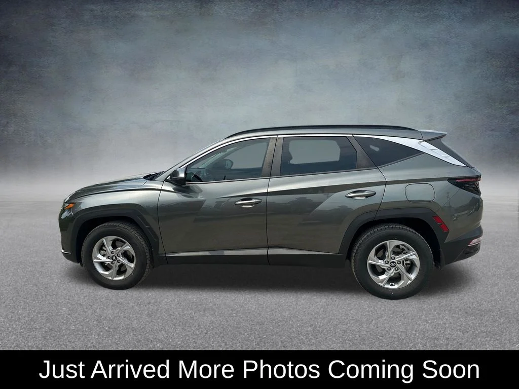 Used 2023 Amazon Gray Hyundai SEL image 2