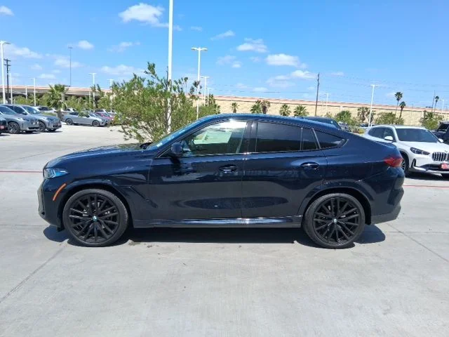 Used 2025 Black BMW xDrive40i image 3