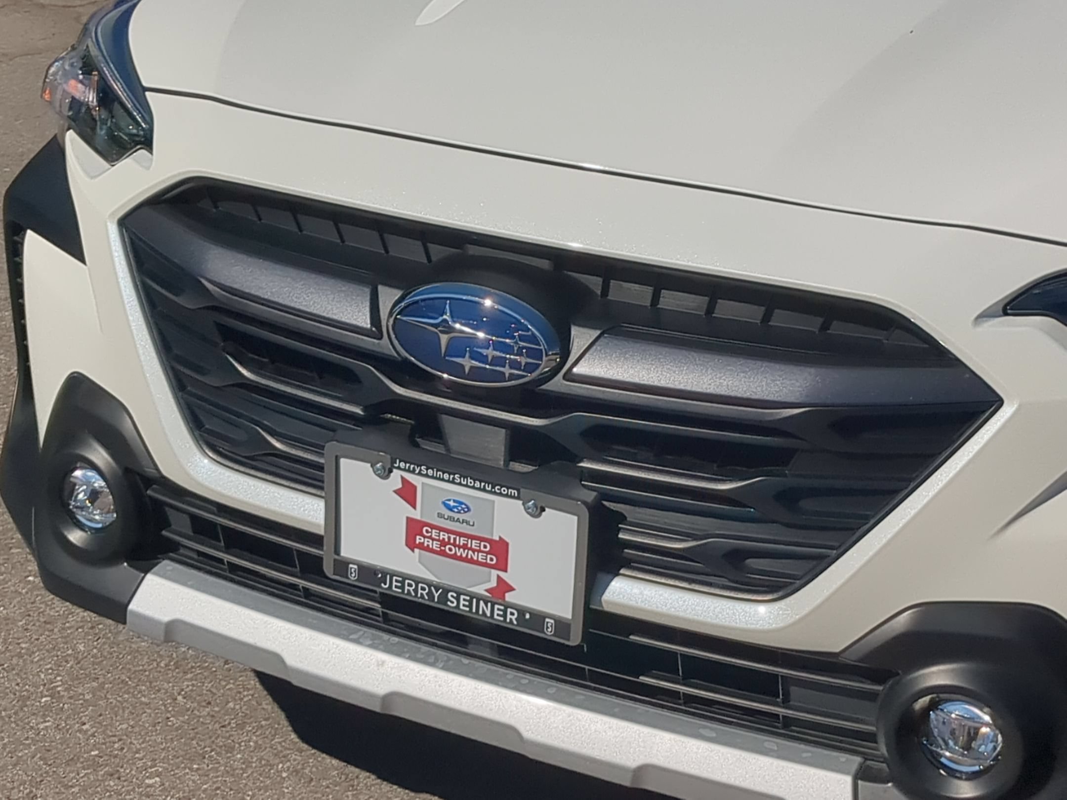 Certified Used 2025 Crystal White Pearl Subaru Limited image 9
