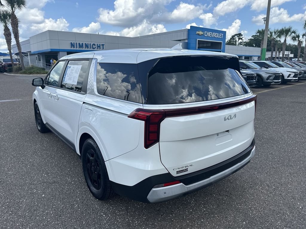 Used 2025 White Kia LXS image 14