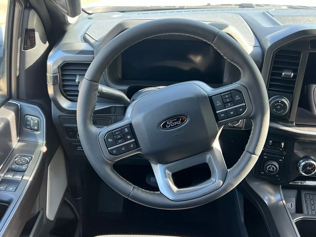 New 2026 Oxford White Ford Lariat® image 20