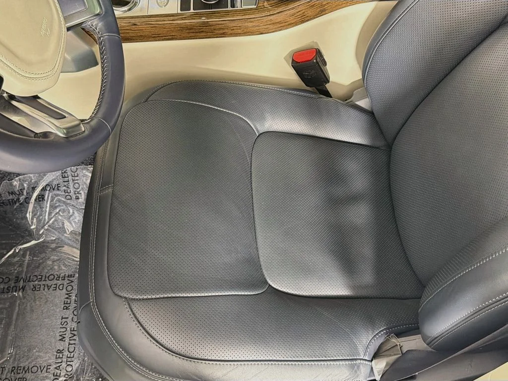 Used 2022 White Land Rover Westminster image 20