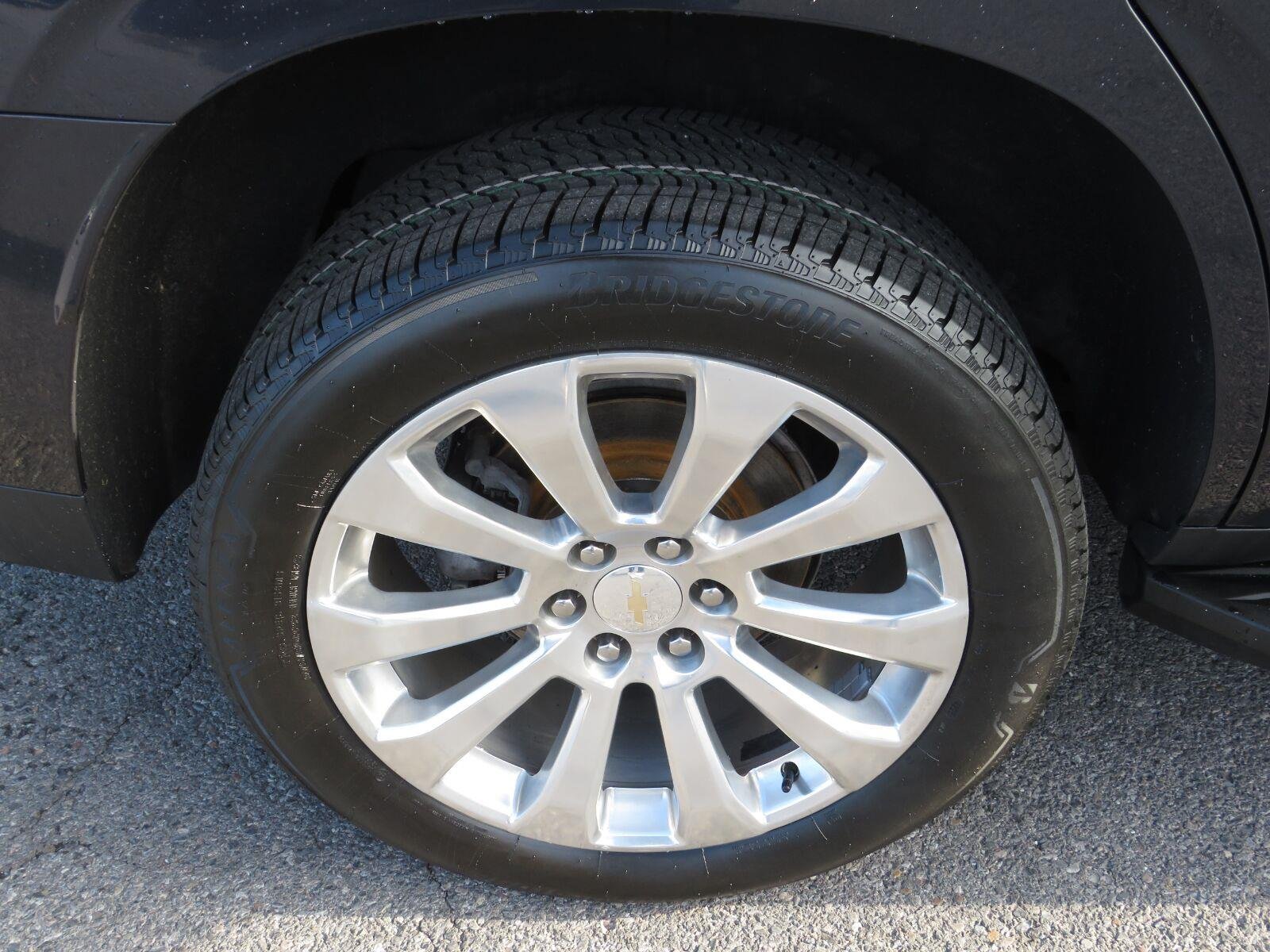 Used 2023 Dark Ash Metallic Chevrolet Premier image 17