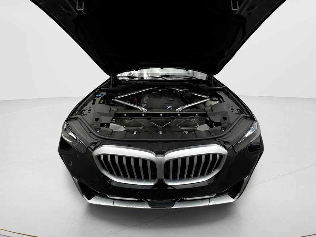 Used 2026 Black Sapphire Metallic BMW xDrive40i image 25