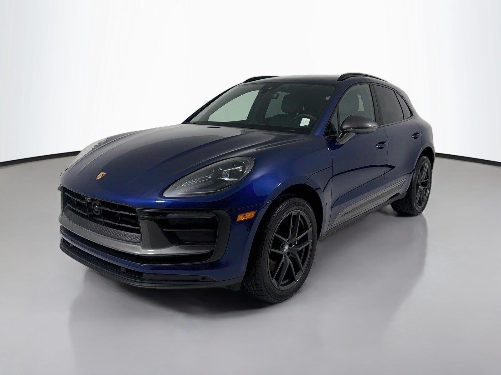 Used 2024  Porsche T image 1