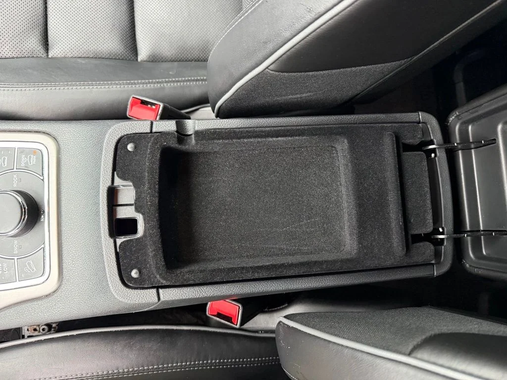 Used 2019 White Jeep Overland image 21