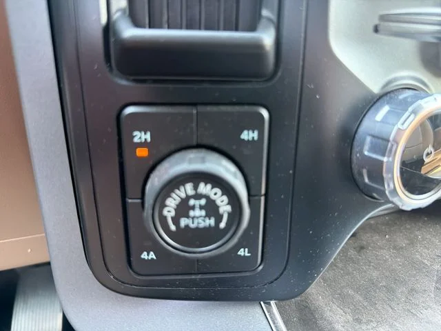 Used 2023 White Ford Lariat image 23