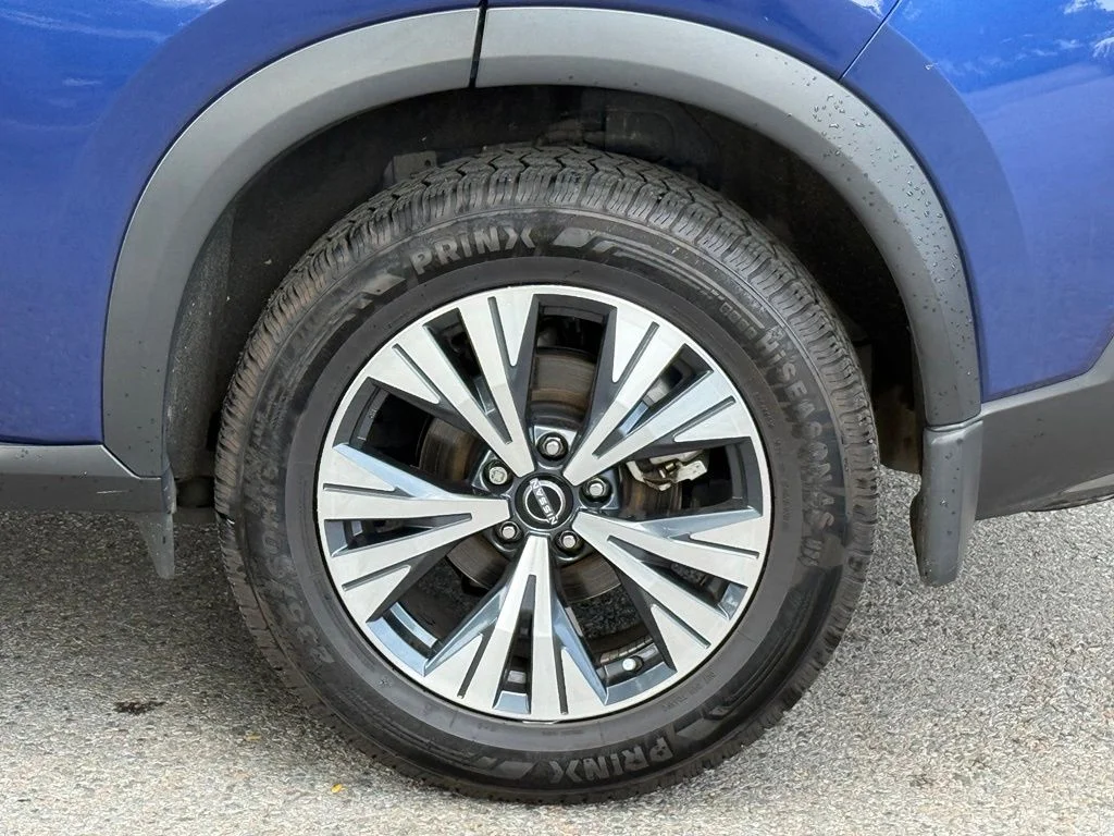 Used 2023 Blue Nissan SV image 7