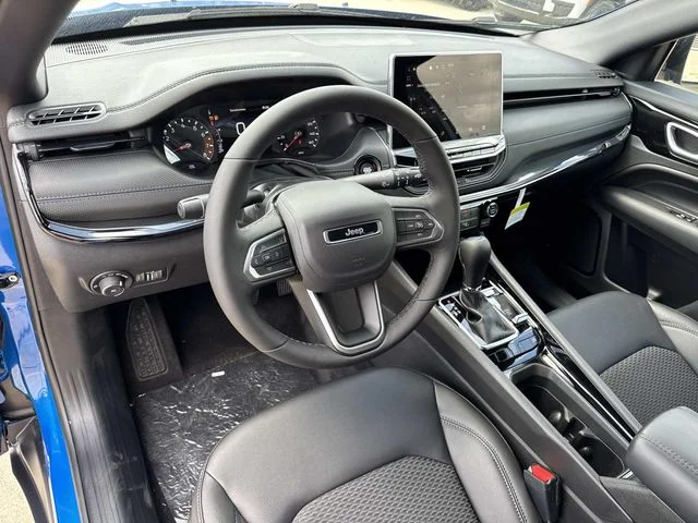 New 2026 Blue Jeep Latitude image 19