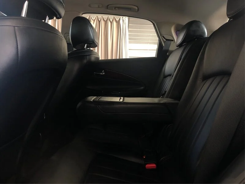 Used 2009 Black Obsidian INFINITI Journey image 10