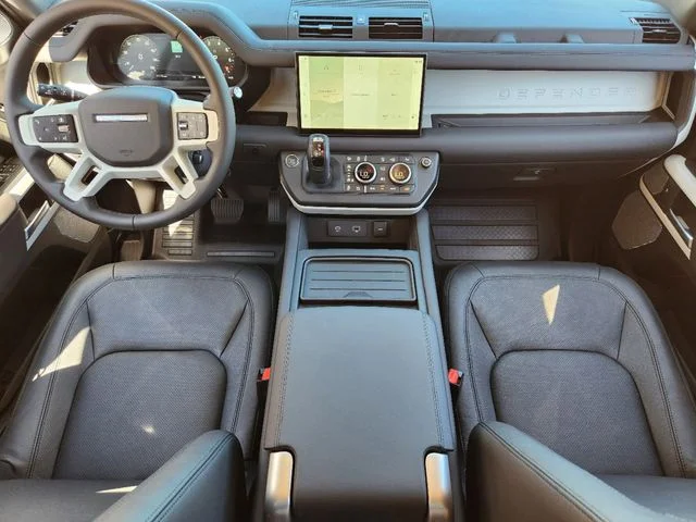 Used 2024 Black Land Rover S image 25
