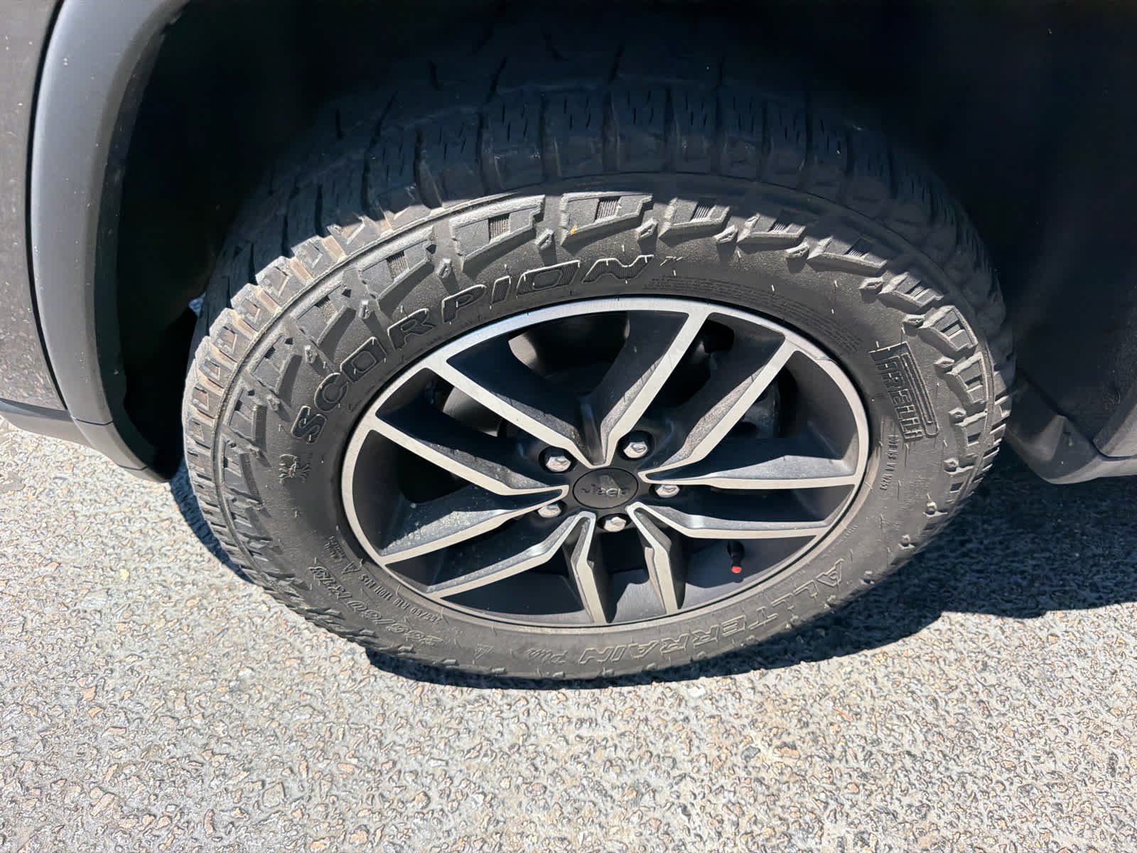Used 2020 Granite Crystal Metallic Clearcoat Jeep Trailhawk image 9