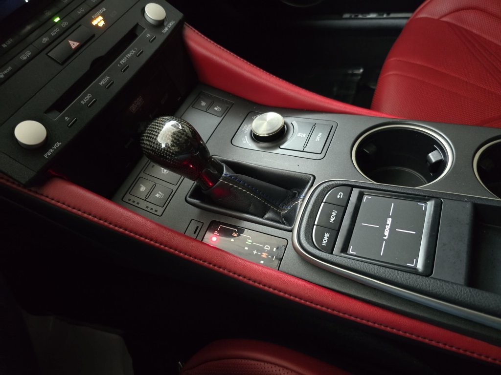 Used 2015 Black Lexus F image 22