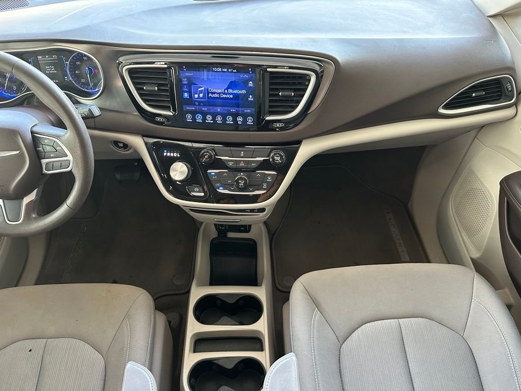 Used 2017 White Chrysler Touring image 18
