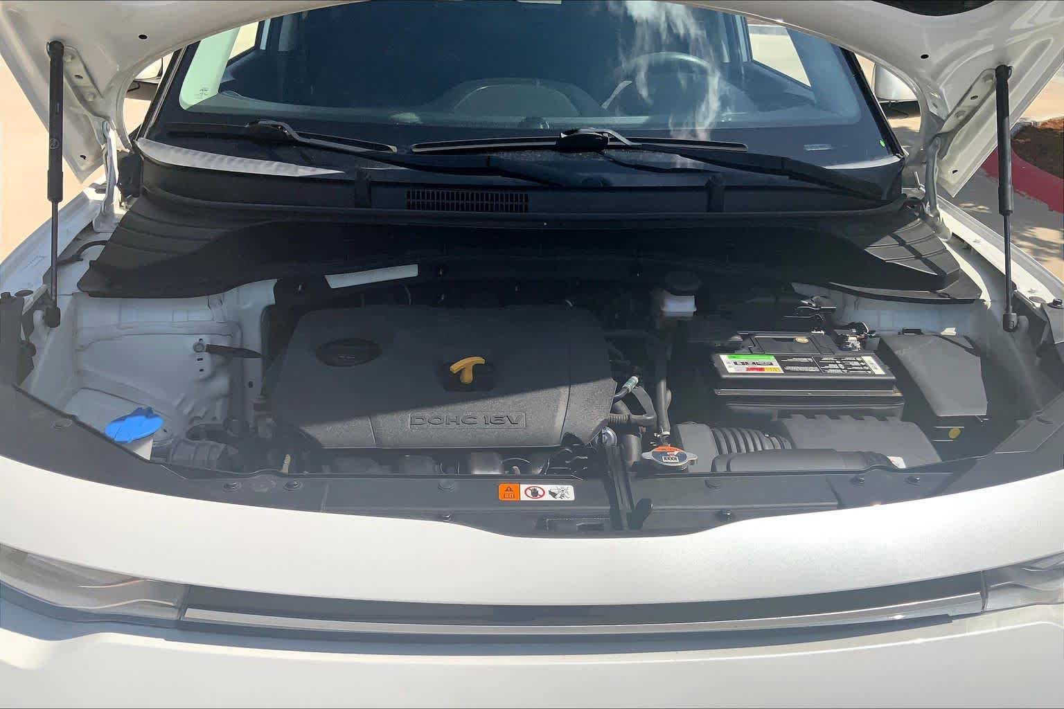 Used 2021 Snow White Pearl Kia S image 30