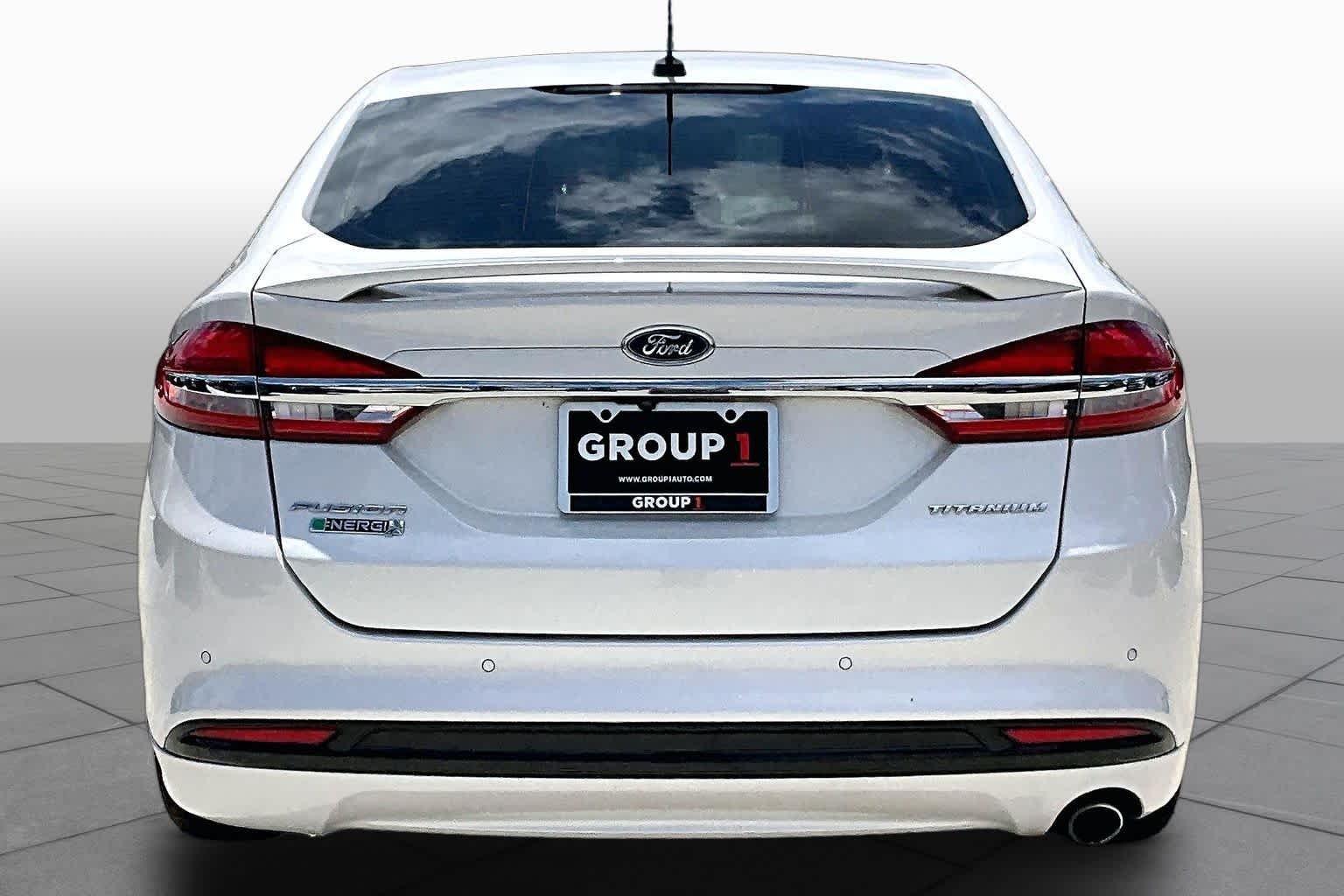 Used 2017 White Platinum Metallic Tri-Coat Ford Titanium image 5