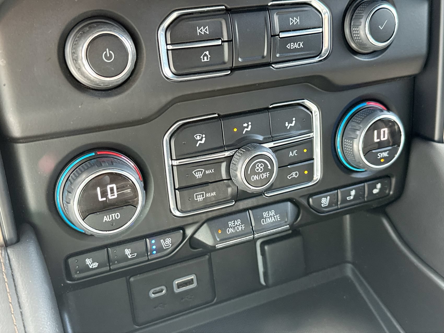 Used 2023 Black Chevrolet High Country image 19