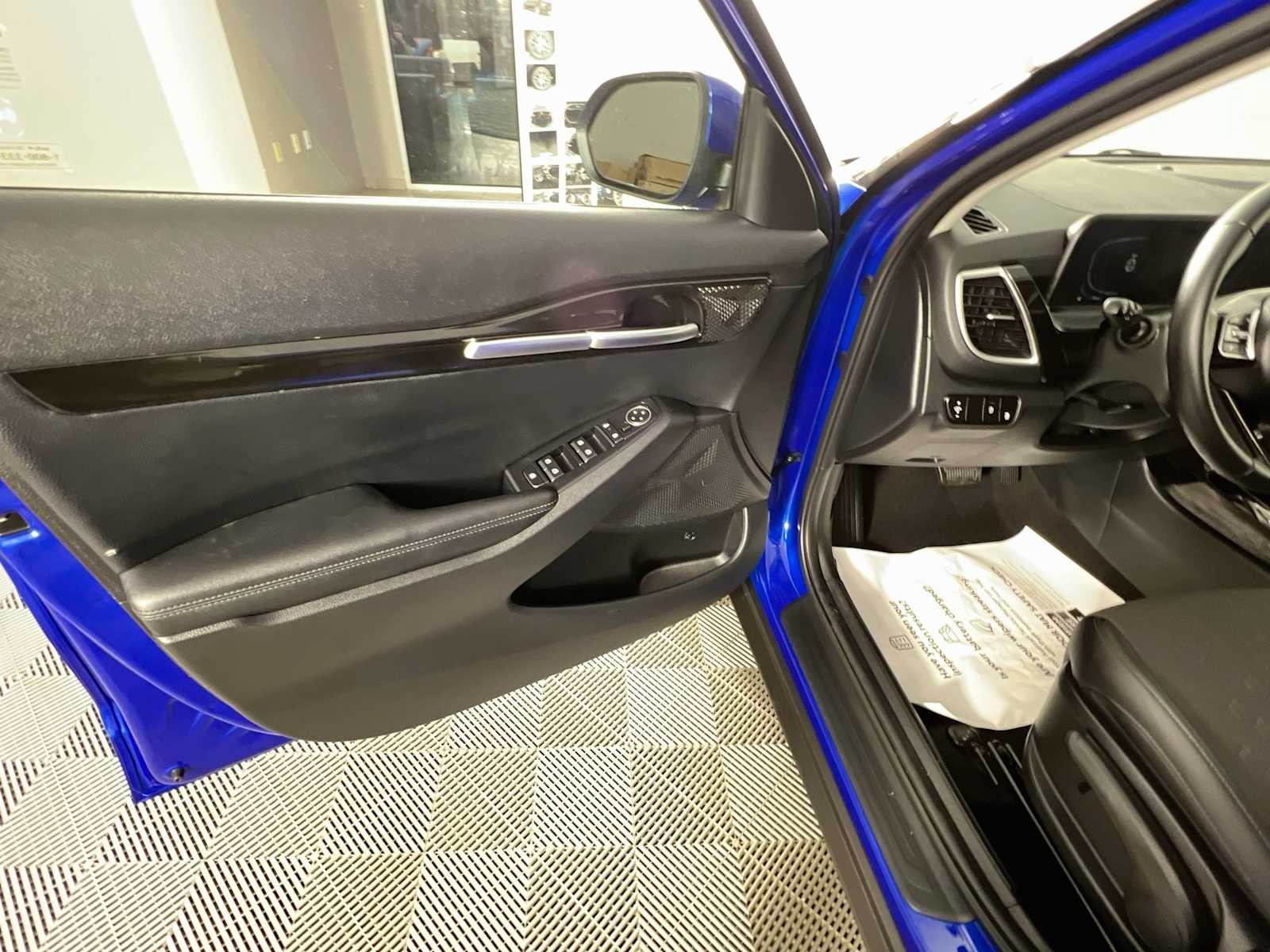 Used 2025 Neptune Blue Kia S image 19