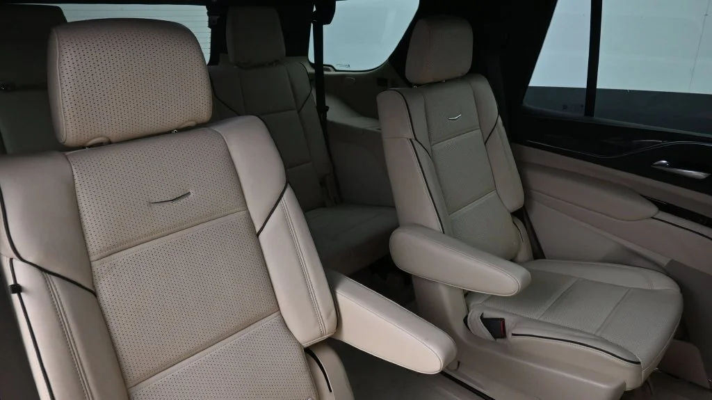 Used 2023 White Cadillac Premium Luxury image 11