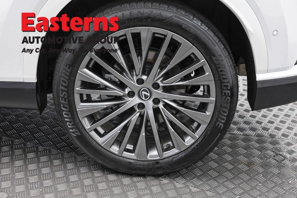 Used 2025 White Lexus 350 Luxury image 37