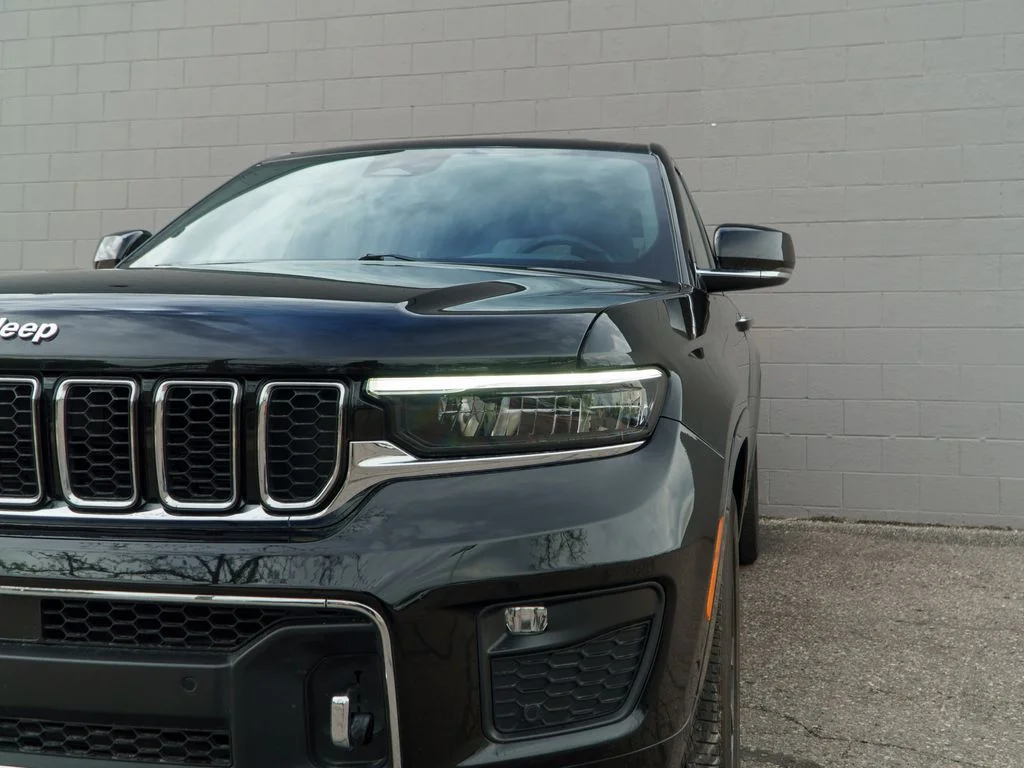 Used 2023 Black Jeep Overland image 11