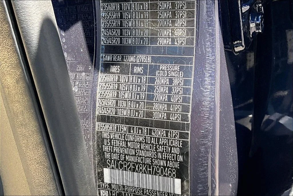Used 2019 Loire Blue Metallic Land Rover HSE image 36
