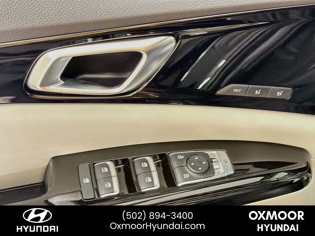 Used 2024 Aurora Black Pearl Kia SX image 18