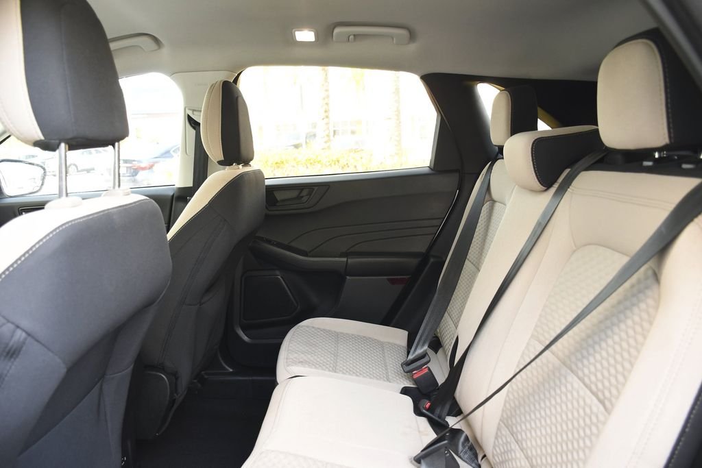 Used 2022 White Ford SE image 22