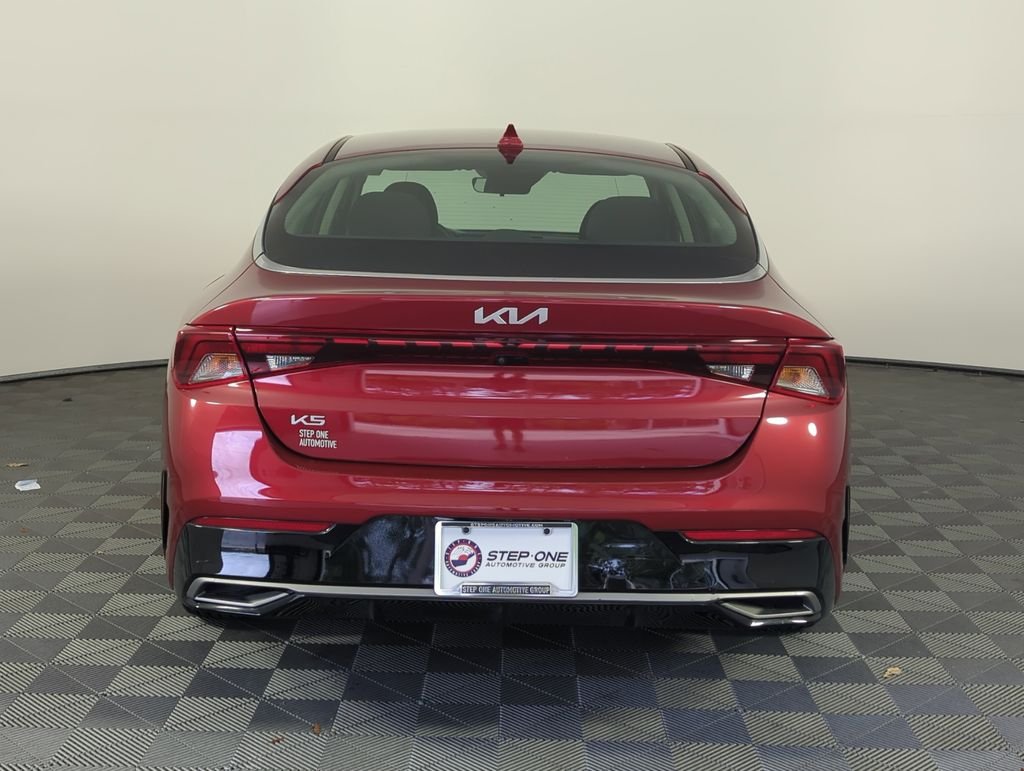 Used 2023 Red Kia LXS image 6
