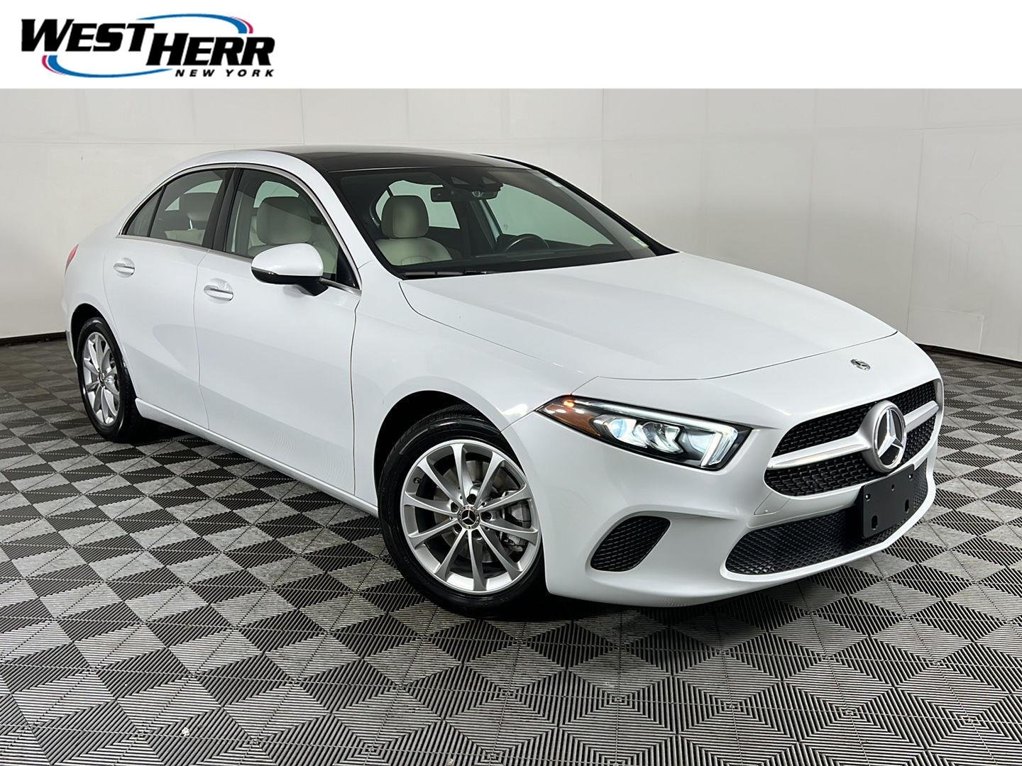 Used 2020 Digital White Pearl Metallic Mercedes-Benz A 220 image 1