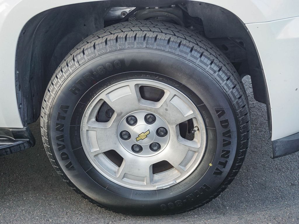 Used 2007 White Chevrolet LT image 9