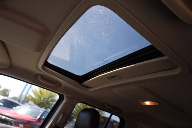 Used 2016 Black Jeep Latitude image 11