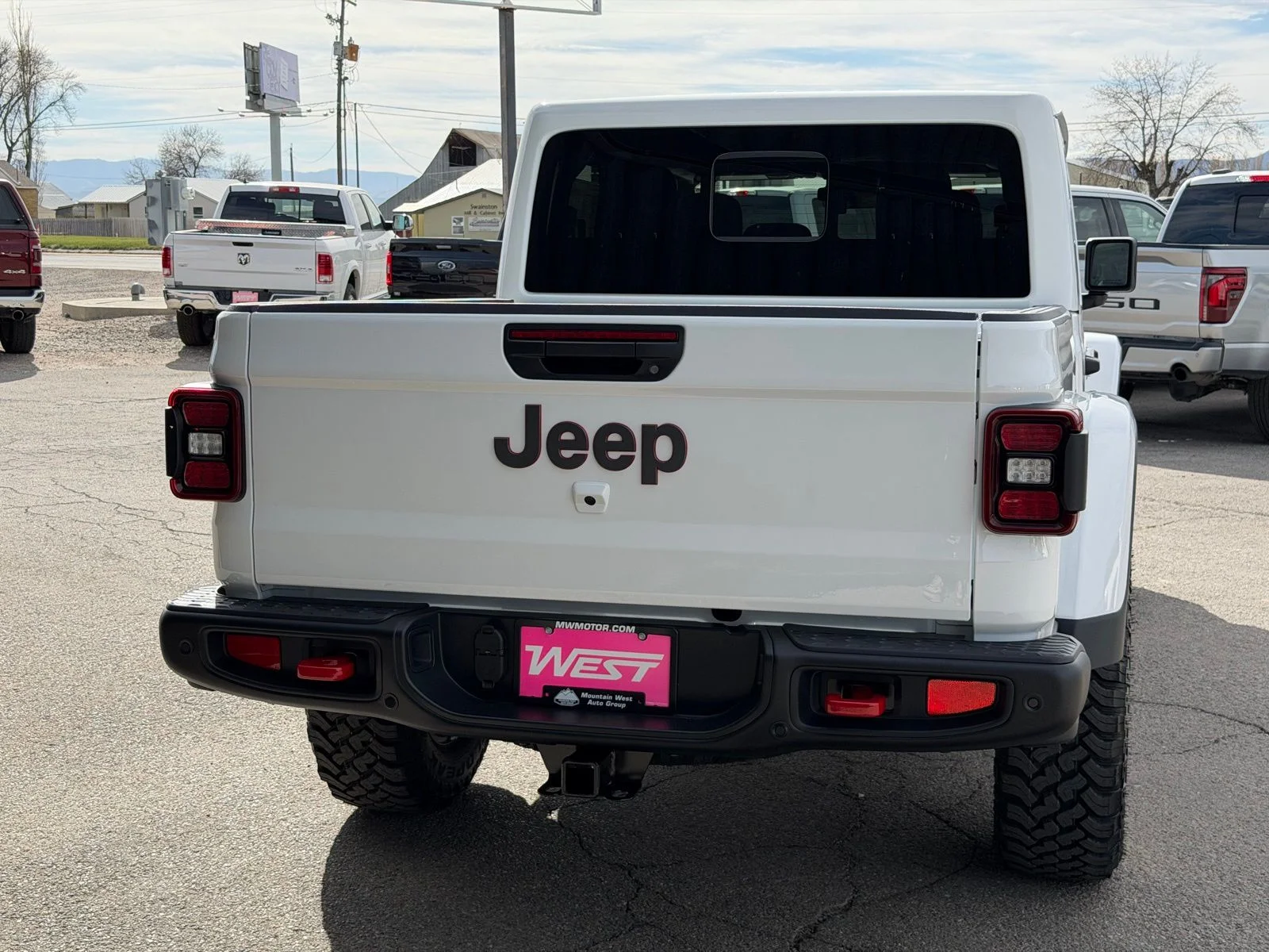 New 2026 Bright White Clear-Coat Exterior Paint Jeep Rubicon X image 8