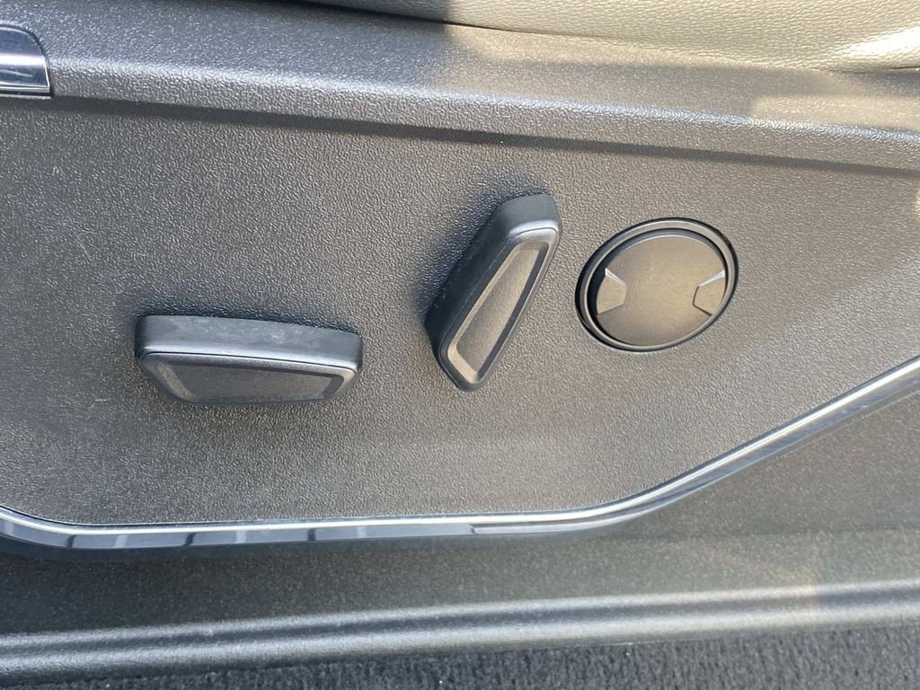 Used 2023 Agate Black Metallic Ford Lariat image 22