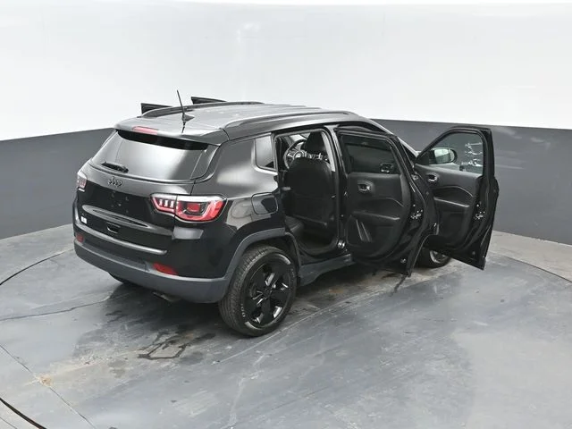 Certified Used 2019 Diamond Black Jeep Latitude image 26
