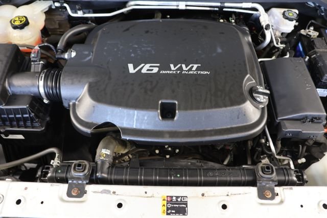 Used 2019 Silver Chevrolet Work Truck image 20