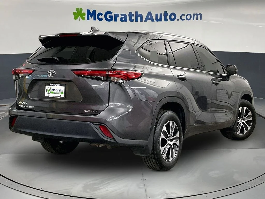 Used 2022 Gray Toyota XLE image 16