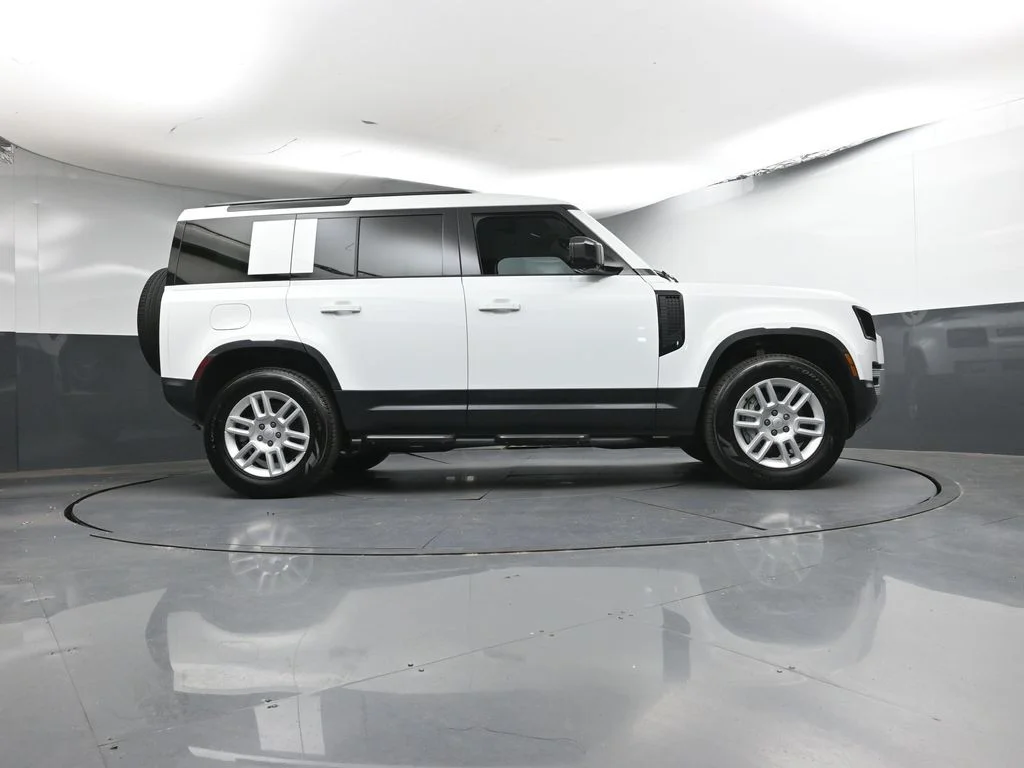 Certified Used 2025 White Land Rover S image 29