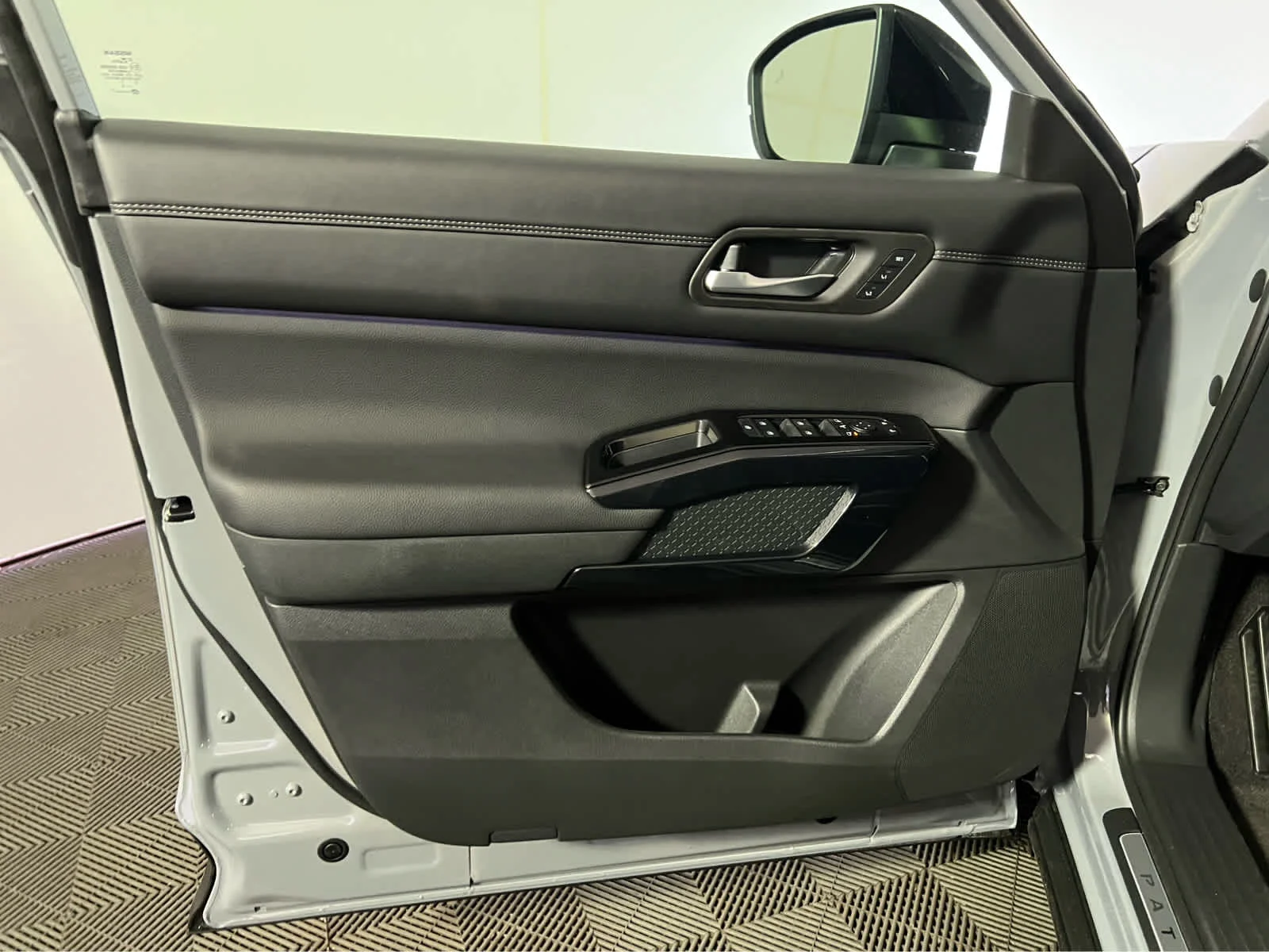 New 2026 Boulder Gray Pearl Nissan Platinum image 15