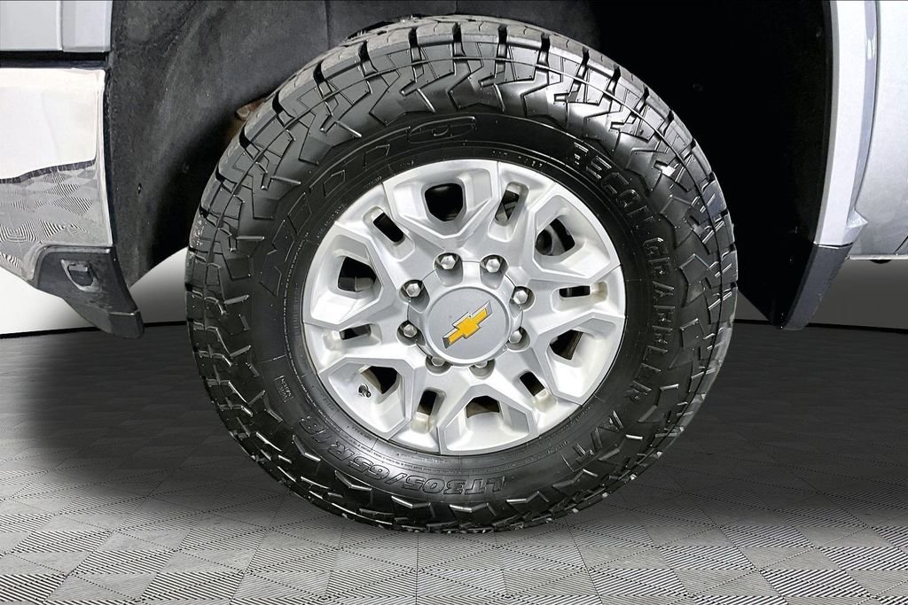 Used 2024 Gray Chevrolet LTZ image 30
