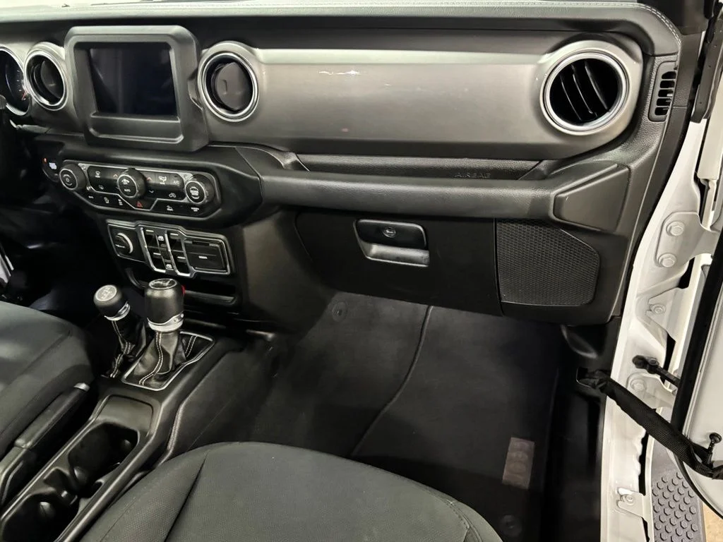 Used 2021 White Jeep Unlimited Sahara image 20